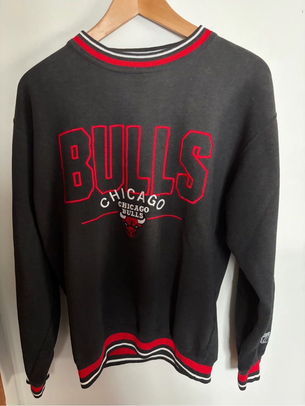 Vintage 90's Chicago Bulls Logo 7 Embroidered Crewneck Sweatshirt Size Medium